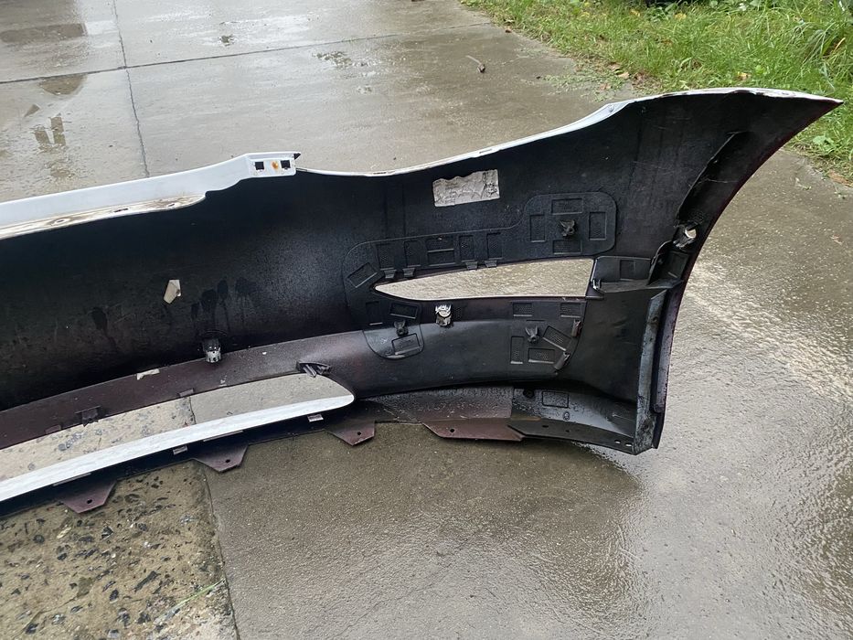 Пердній бампер tesla model 3