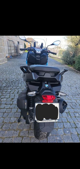 Vendo mota bmw c 400 x  em muito bom estado