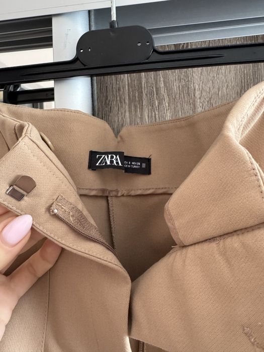 Жіночі класичні брюки Zara, розмір S, висока посадка