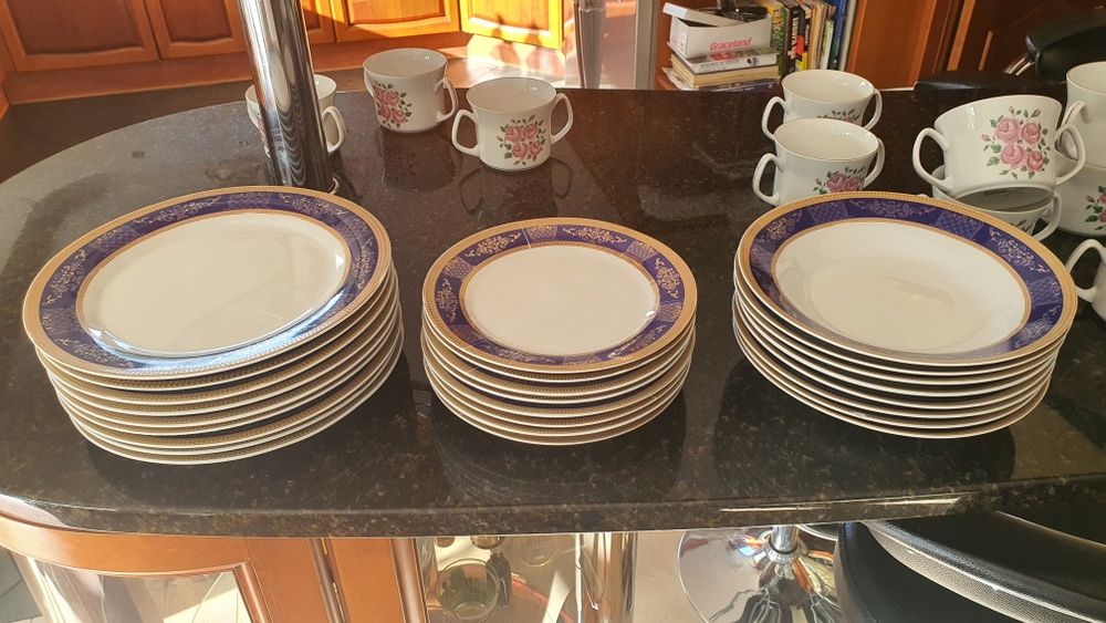 Zastawa filiżanki talerze PRL kryształy