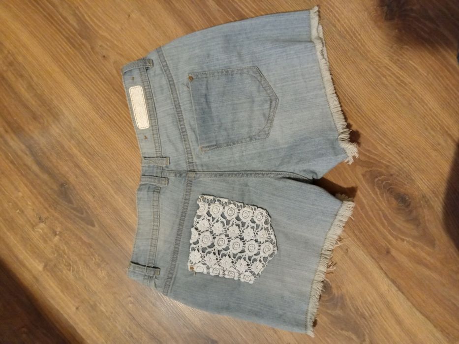 Jeansowe spodenki damskie +koronką M