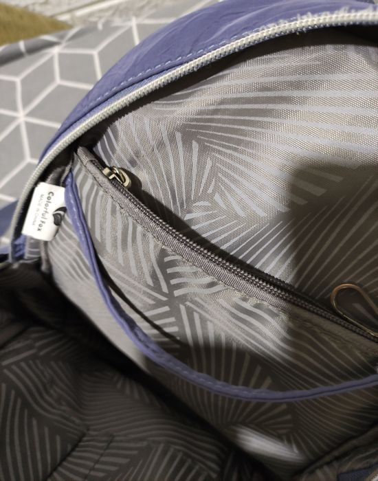 Продам женский небольшой рюкзачок.