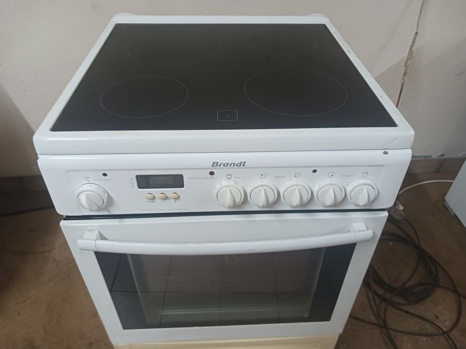 LER DESCRIÇÃO,,, fogao iletrico base dos bicos em ótimo funcionamento,