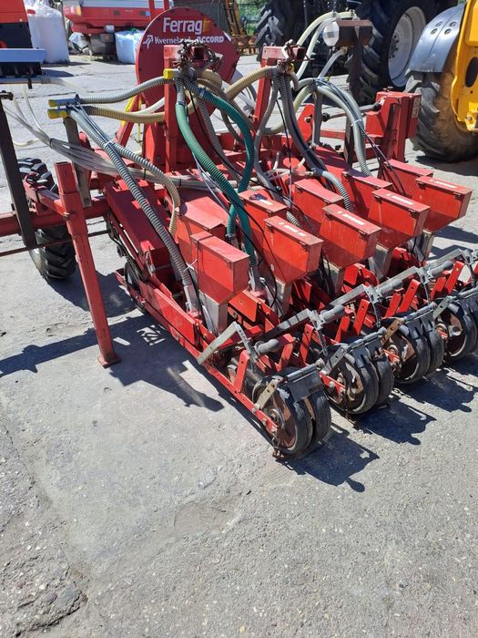 Siewnik Kverneland do marchwi 5 rzędowy