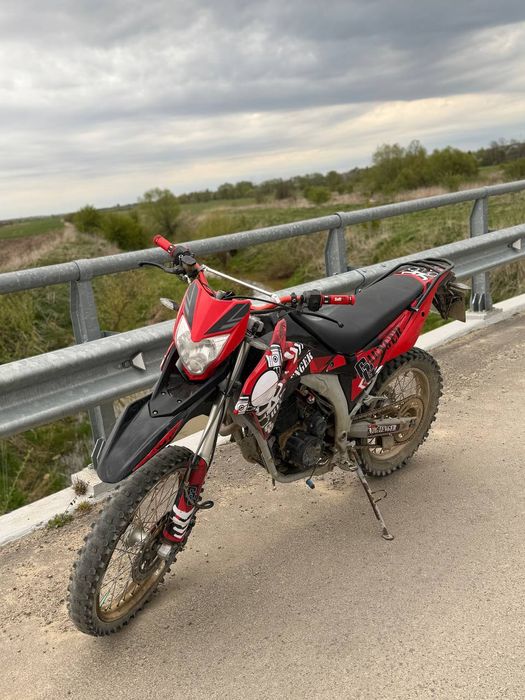 Продам мотоцикл loncin lx 250