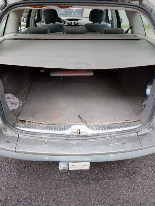 Vendo laguna 1.9 DCI com avaria