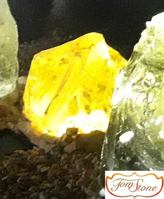 Fontanna ogrodowa. Fontanny ogrodowe, tarasowe, bryły szklane, LED