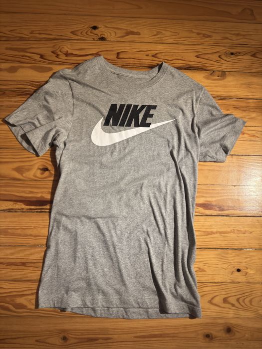 T-shirt Nike Cinzenta (Tamanho S) – Original