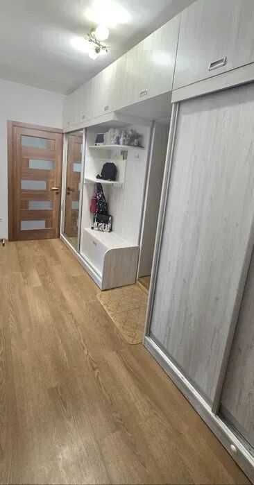 Продається 2 кім.квартира в НОВОБУДОВІ,на 5 поверсі,з меблями і технік