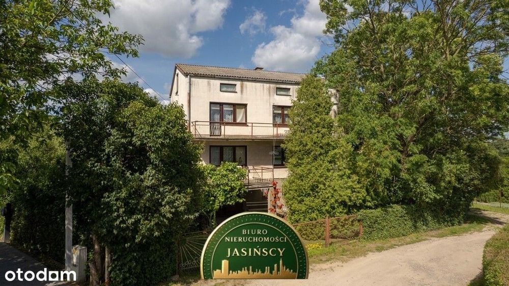 Dom nad rzeką Łydynia na skraju miasta Ciechanów