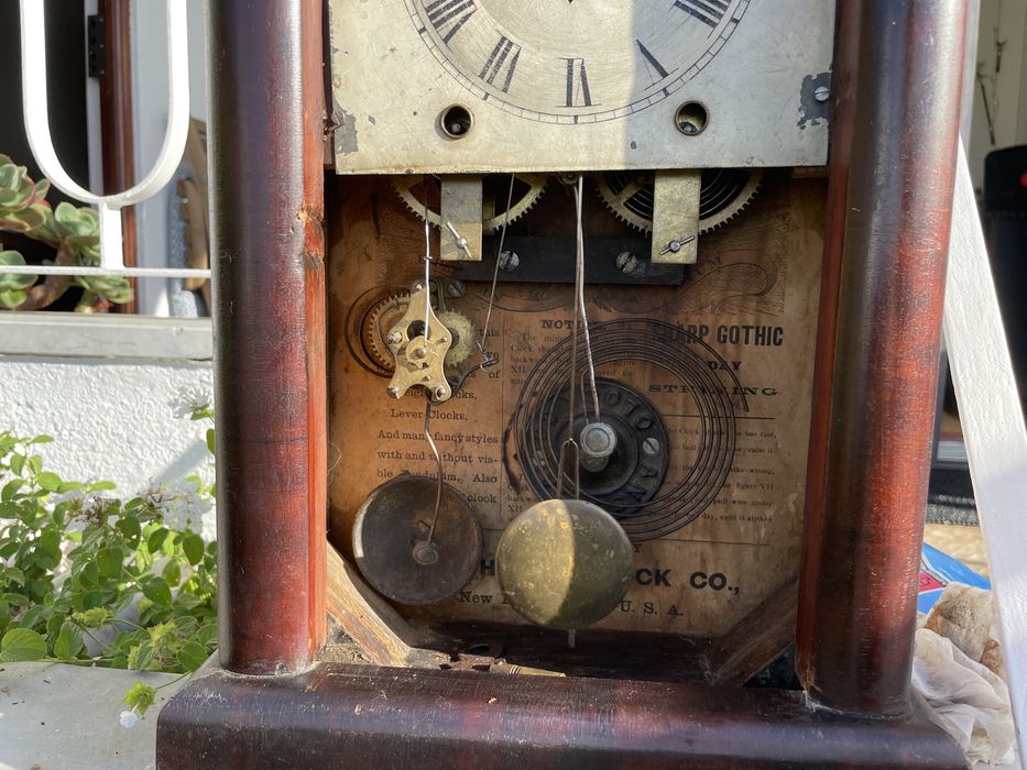 Relógio de corda antigo