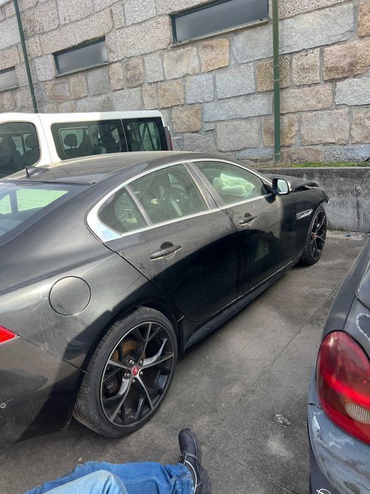Jaguar XE 2.0 Para peças