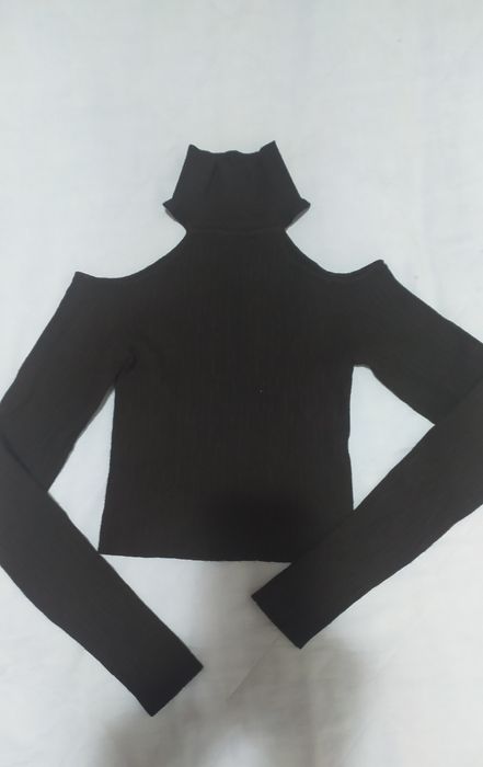 Blusa preta gola alta