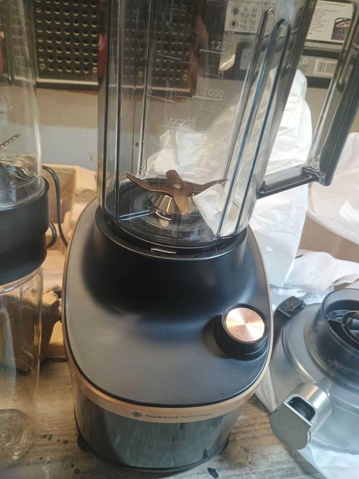 Blender kielichowy Philips HR3770/10 1500 W czarny