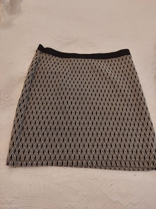 Mini-saia branca e preta, tamanho M