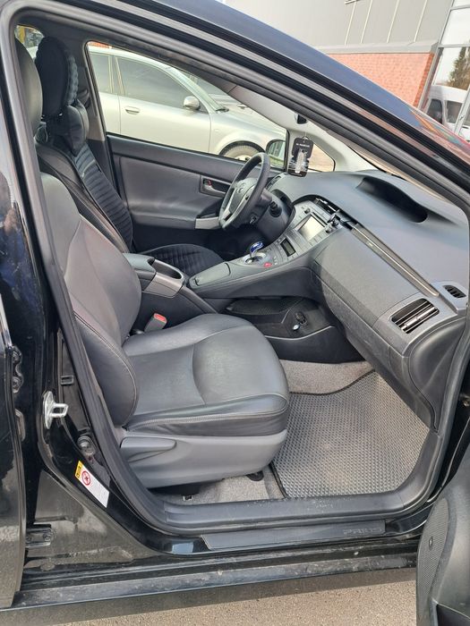 оренда сдам авто аренда toyota prius 30