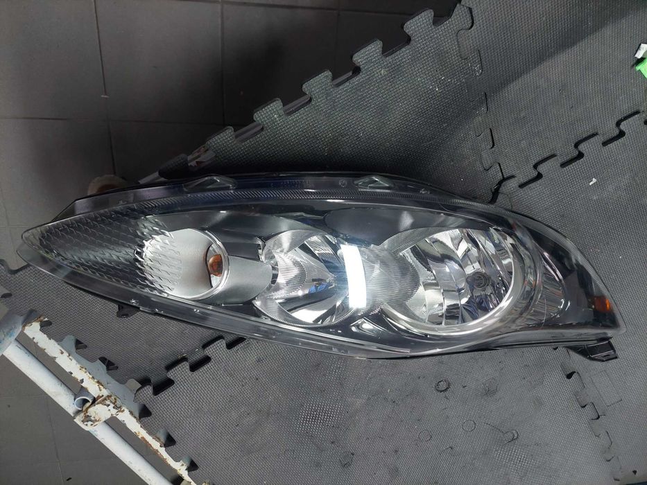 farol drt Ford Fiesta 1.4 tdci