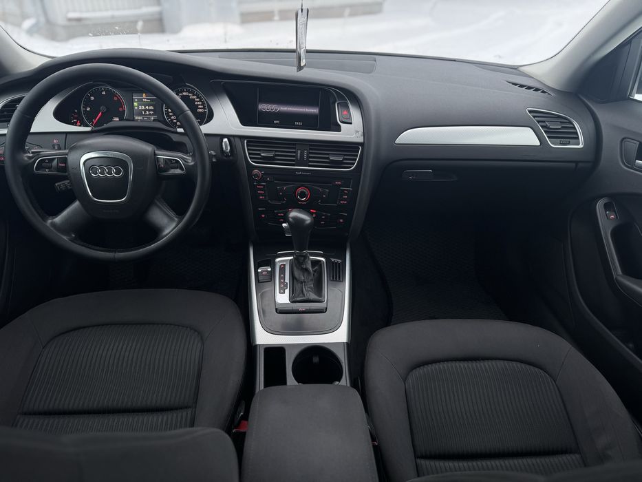 Audi A4b8 2010 2.0TDI АКПП