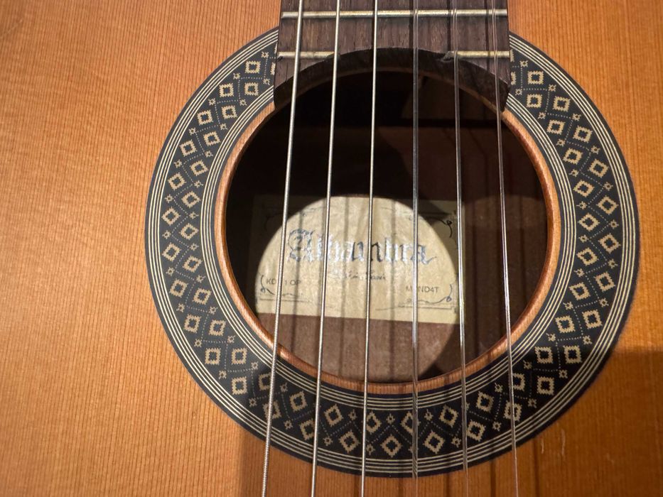 Guitarra Viola classica Alhambra KDT 1 Op 3/4 c/ cordas nylon