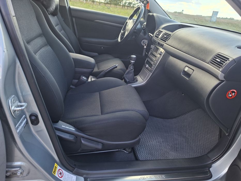 Toyota Avensis II