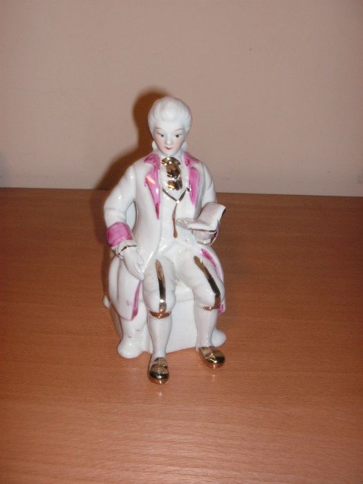 Estatuetas Porcelana Branco Dourado Rosa 