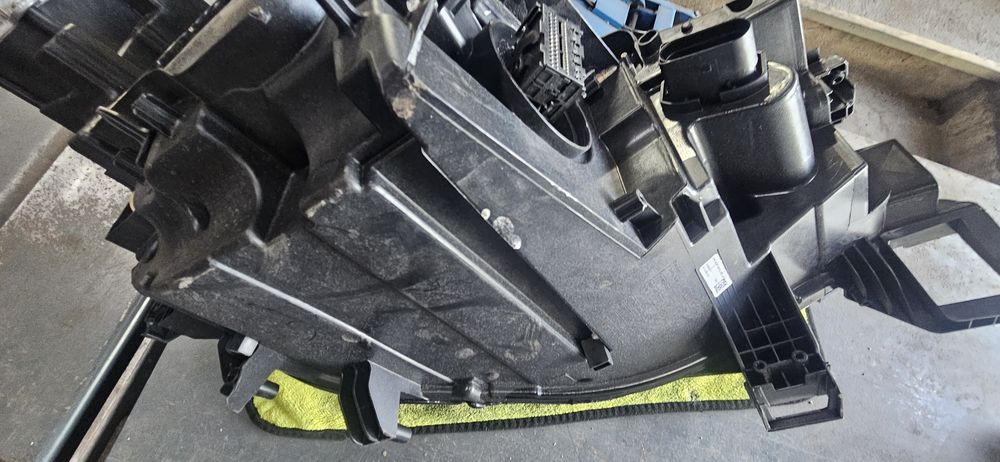 Farol para VW ID.5 (E39) usado em bom estado.