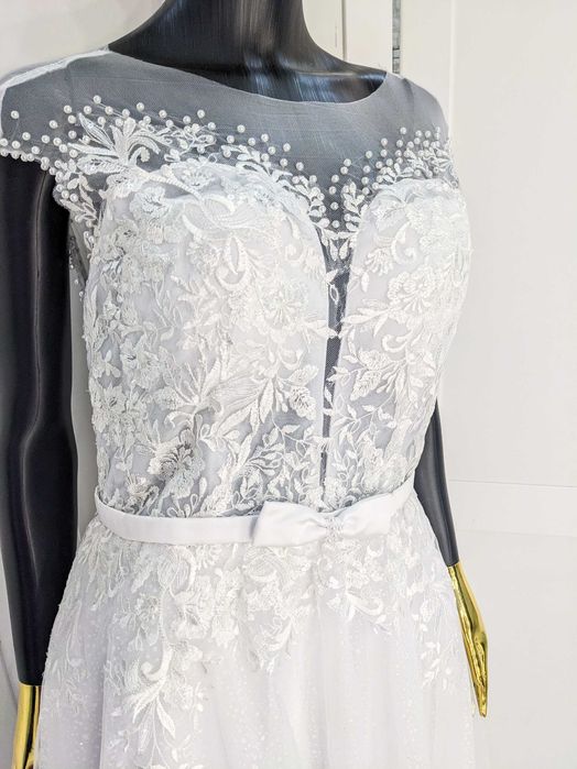 Плаття весільне з жемчугом