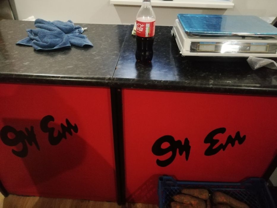 Продам прилавків і вітрини для міні магазина