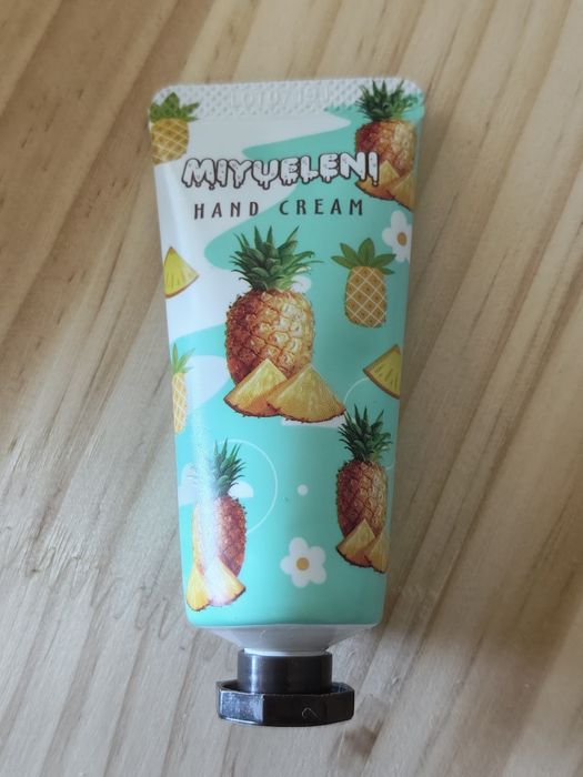 Creme de mãos com cheiro