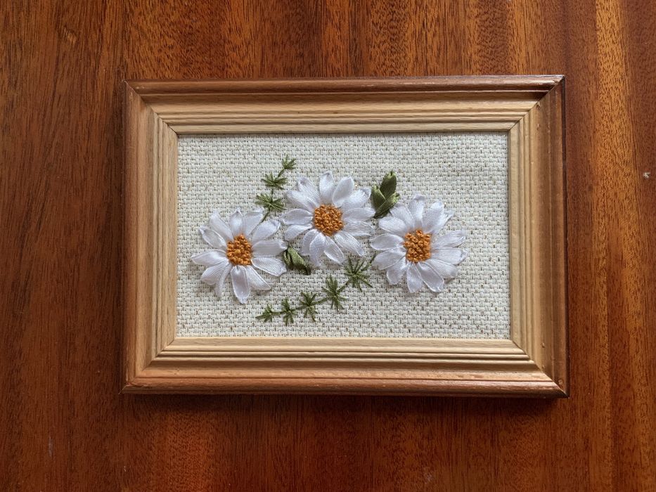 Картини вишиті лєнтами