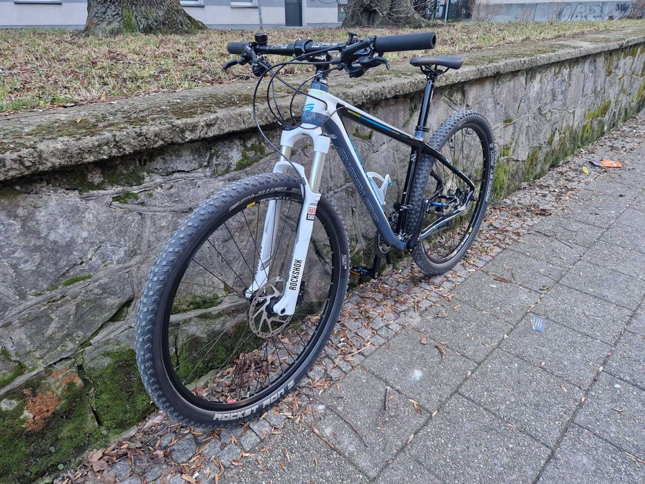 Rower genesis revolution race carbon