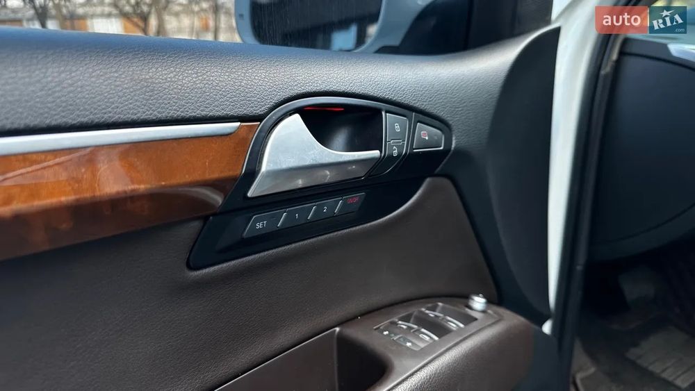 ПРОДАЮ   Audi Q7 2015 4L або обмін на землю,MAN