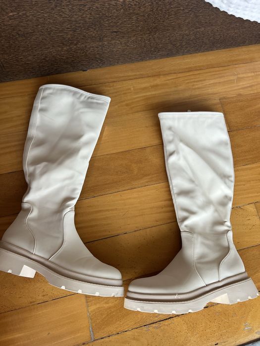 Botas beige cano alto