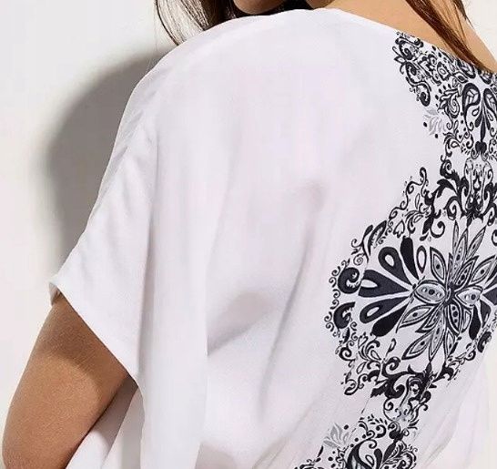 B.P.C sukienka tunika plażowa biała z nadrukiem 52/54.