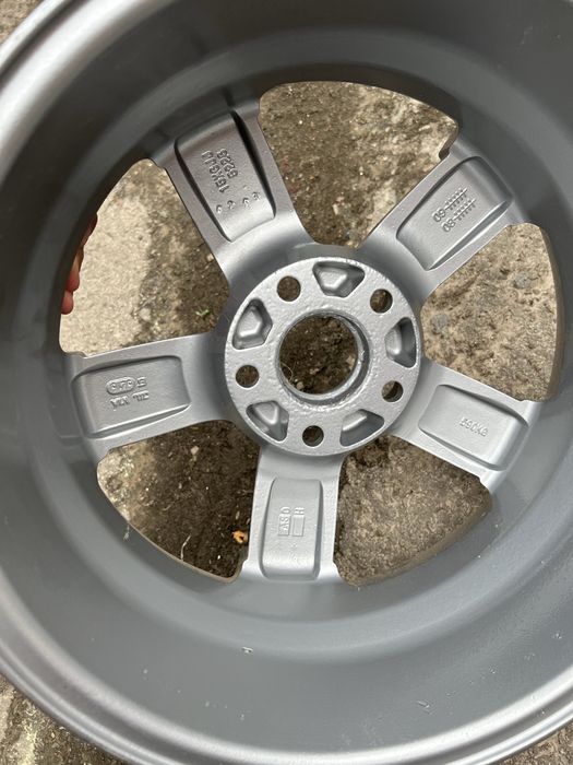 Продам комплект нових літих дисків 15×6J ET45 5x114.3