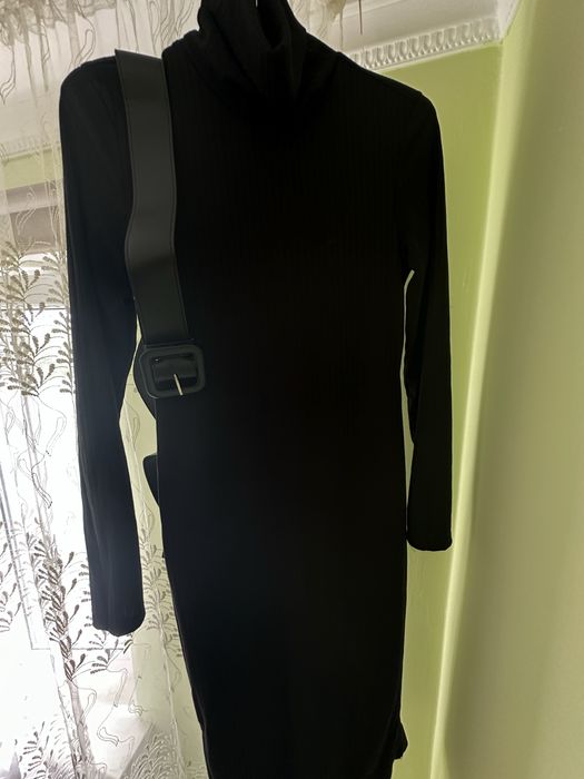 Чорна сукня гольф xs розмір міді довжина