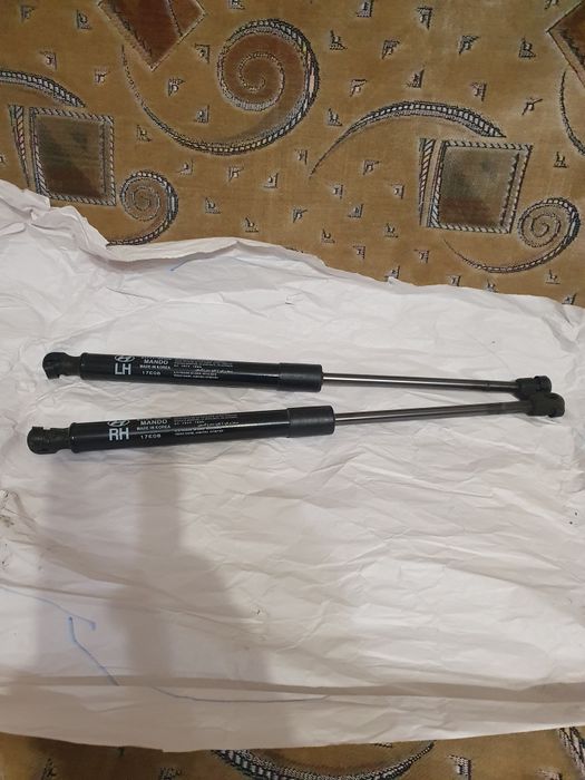 Ручка багажника,амортизатори,ковпачки диска Hyundai Ioniq