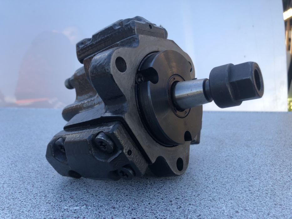 Топлевний Насос на БМВ Е39 М57 525 2.5 ТНВД 7787563