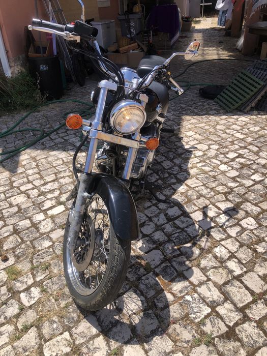 Moto Suzuki intruder 250
