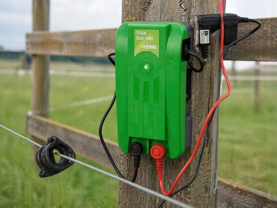Elektryzator uniwersalny TITAN DUO dla koni, bydła i małych zwierząt