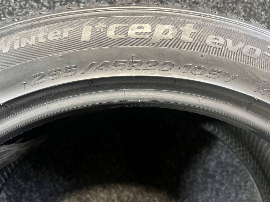 Hankook 255/45R20 Winter I*Cept Evo 3