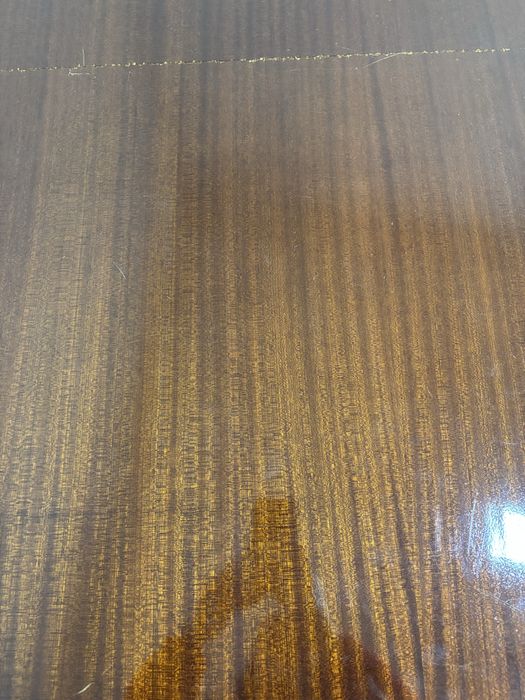 Mesa madeira com 4 bancos