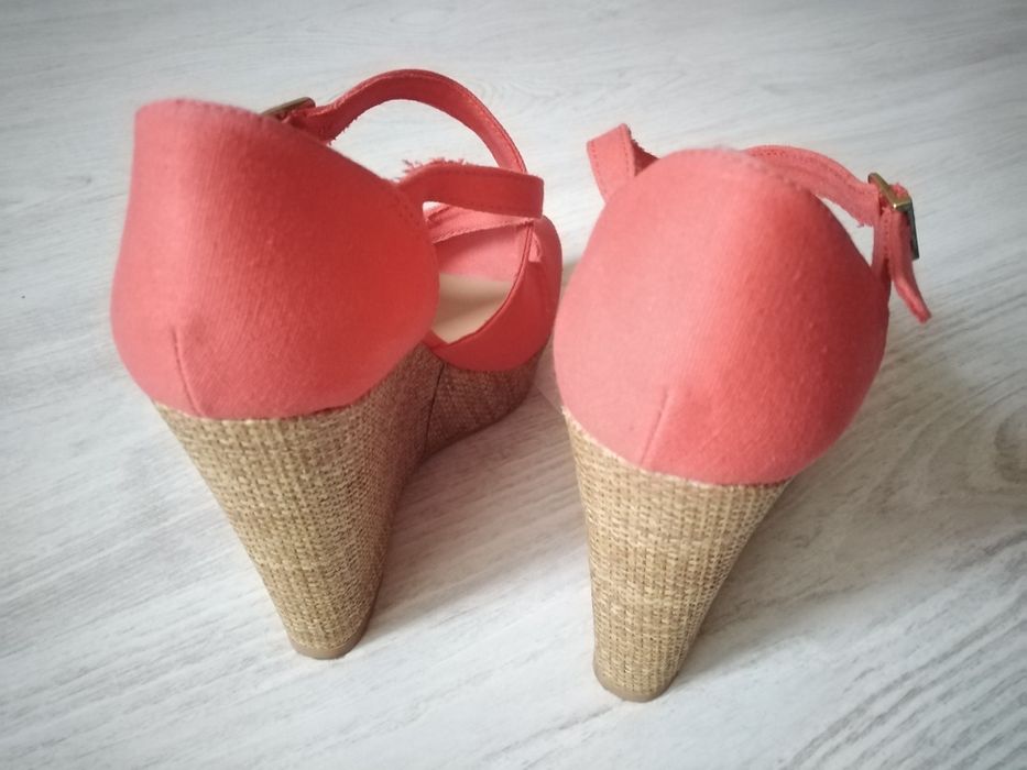 Buty na koturnie Stradivarius rozm. 37