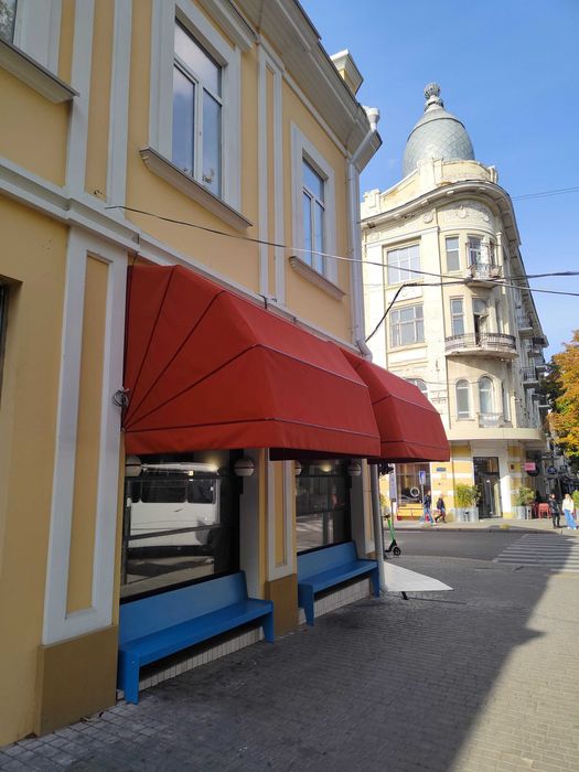 Маркизы для кафе, вывеска с лого, рекламой