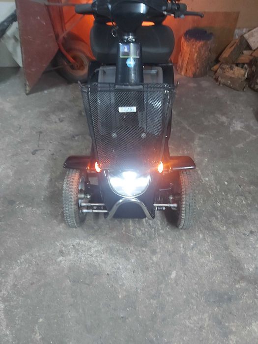 Elektryczny wózek inwalidzki Life and mobility