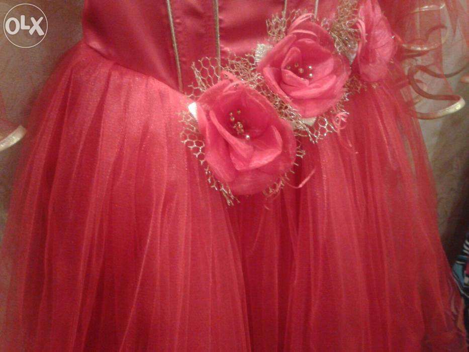 Красное детское бальное платье