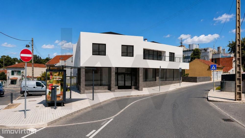 Moradia para remodelação com terreno urbano | Centro de Alvide, Cascai