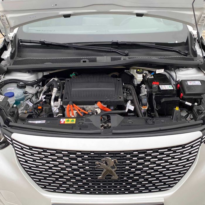 Peugeot e‑2008 Active Pack 50 kWh  , SOH 97,4%, Como Novo