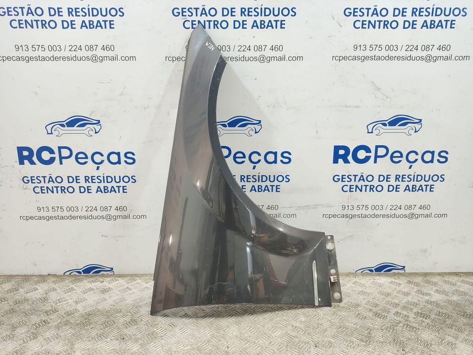 Guardalamas Frente Frontal Direito Original Mercedes Benz Classe C W204 Sedan Carrinha 2007 a 2014