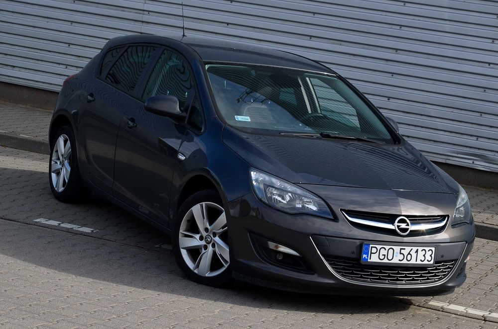 Opel Astra J 2014r. 1598cm3*136koni* Bogate Wyposażenie* 100% Sprawny
